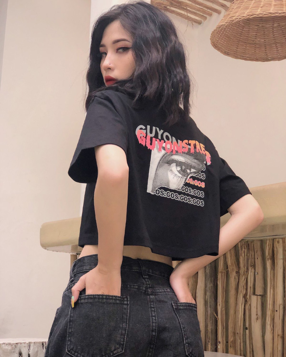 Áo Croptop Eyes Tee
